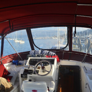 The U Window allows an easy to open solution for air flow during warm weather. The full wrap around windows allow for clear visibility. McKinna Enclosure with Windows